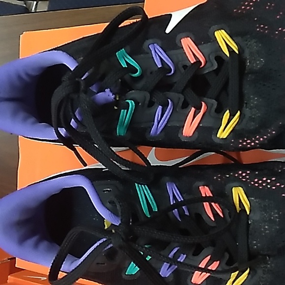 Nike running shoes - Picture 1 of 4
